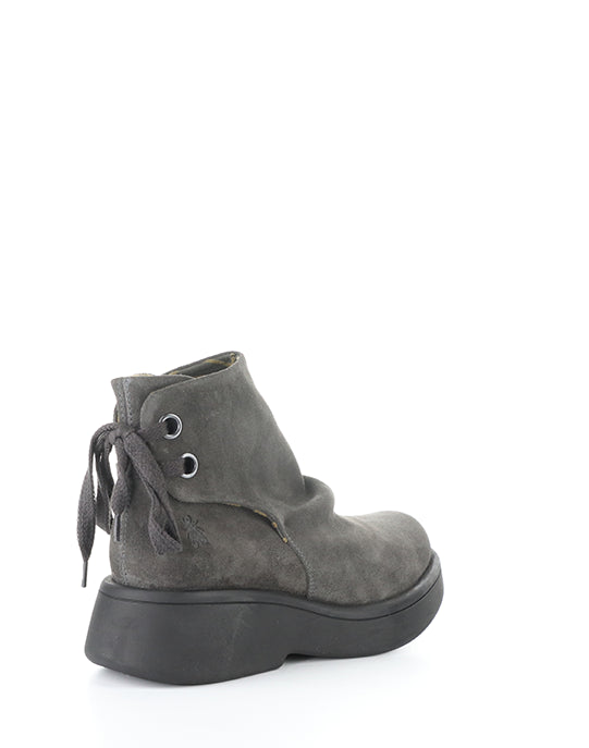 Mebs189Fly 001 Diesel Oil Suede