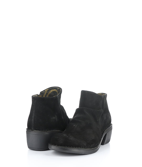 Merk093Fly 005 Black Oil Suede