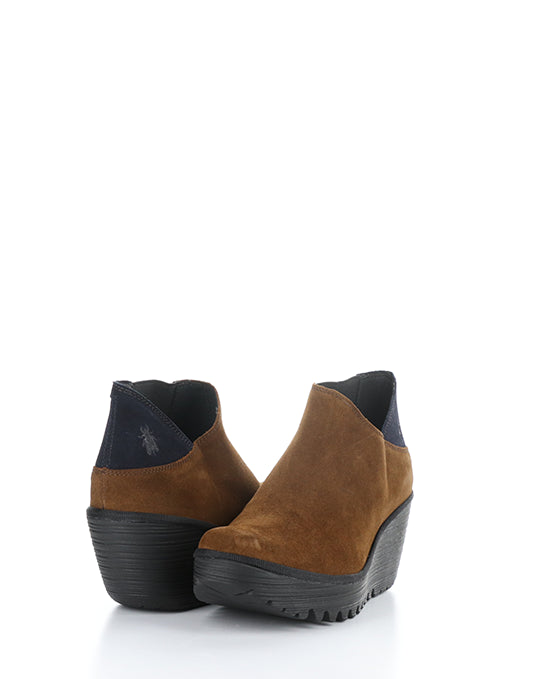 Yego400Fly 010 Camel/Navy Oil Suede