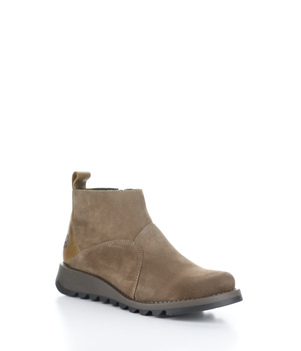 SELY918FLY 002 TAUPE/CAMEL Round Toe Boots
