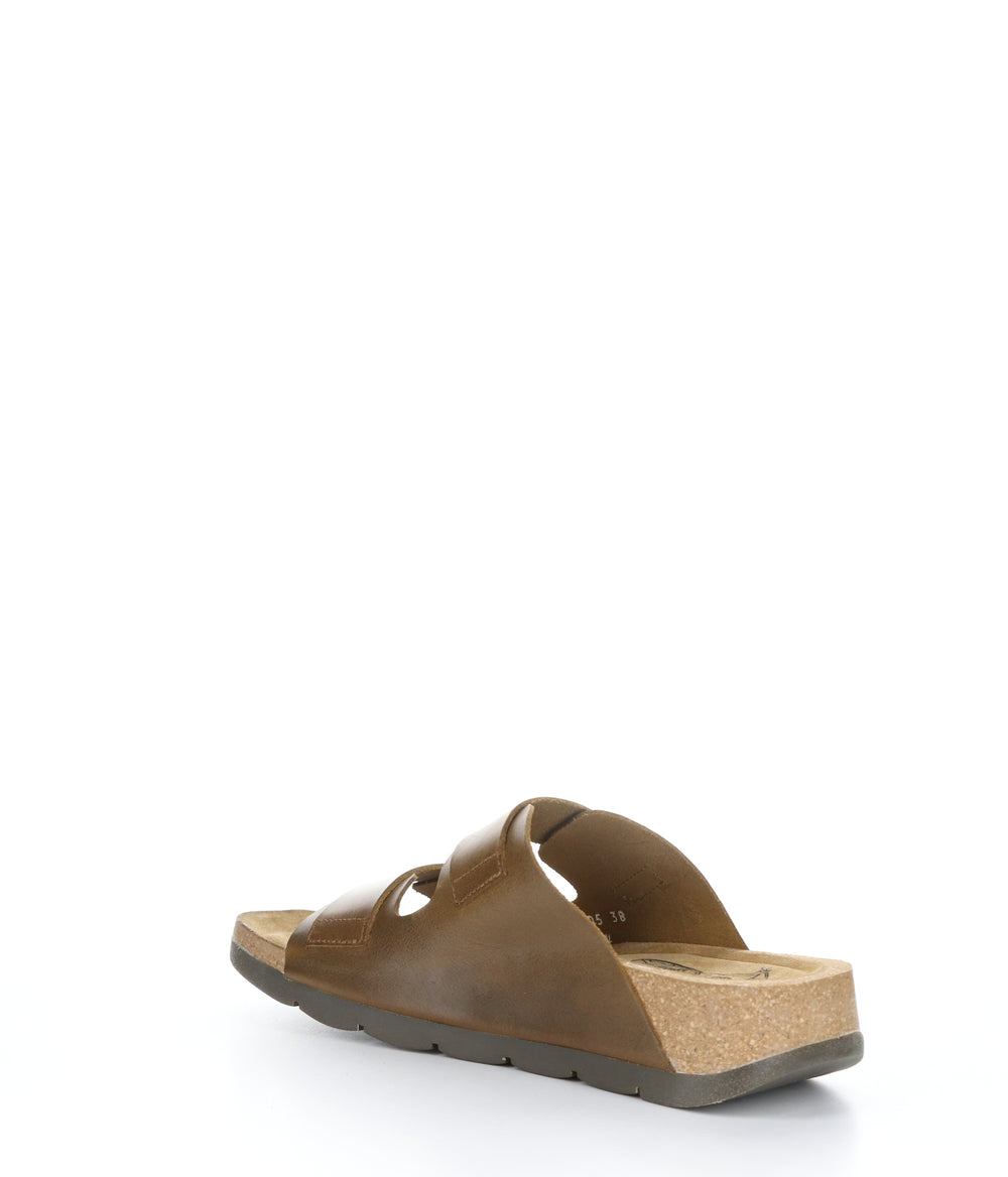 CAJA721FLY CAMEL Round Toe Shoes|CAJA721FLY Chaussures à Bout Rond in Marron