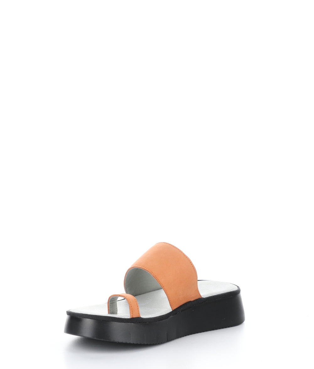 CHEV316FLY PEACH Round Toe Shoes|CHEV316FLY Chaussures à Bout Rond in Orange
