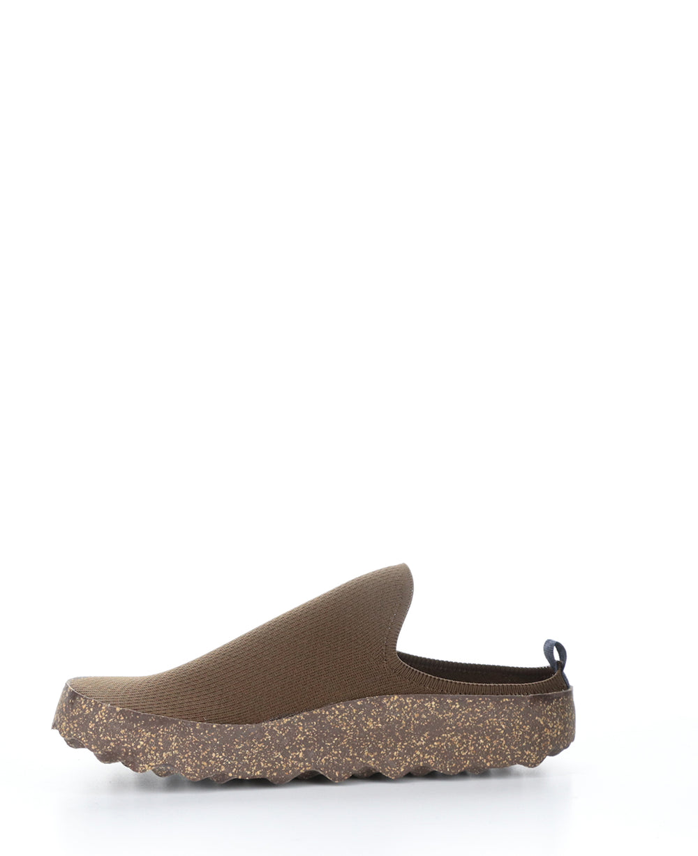 CLOG105ASPM BROWN Slip-on Shoes|CLOG105ASPM Chaussures à Bout Rond in Marron