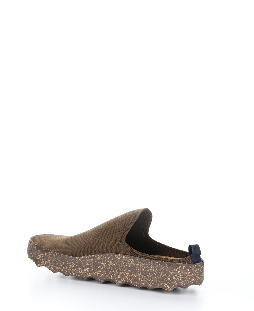 CLOG105ASPM BROWN Slip-on Shoes|CLOG105ASPM Chaussures à Bout Rond in Marron