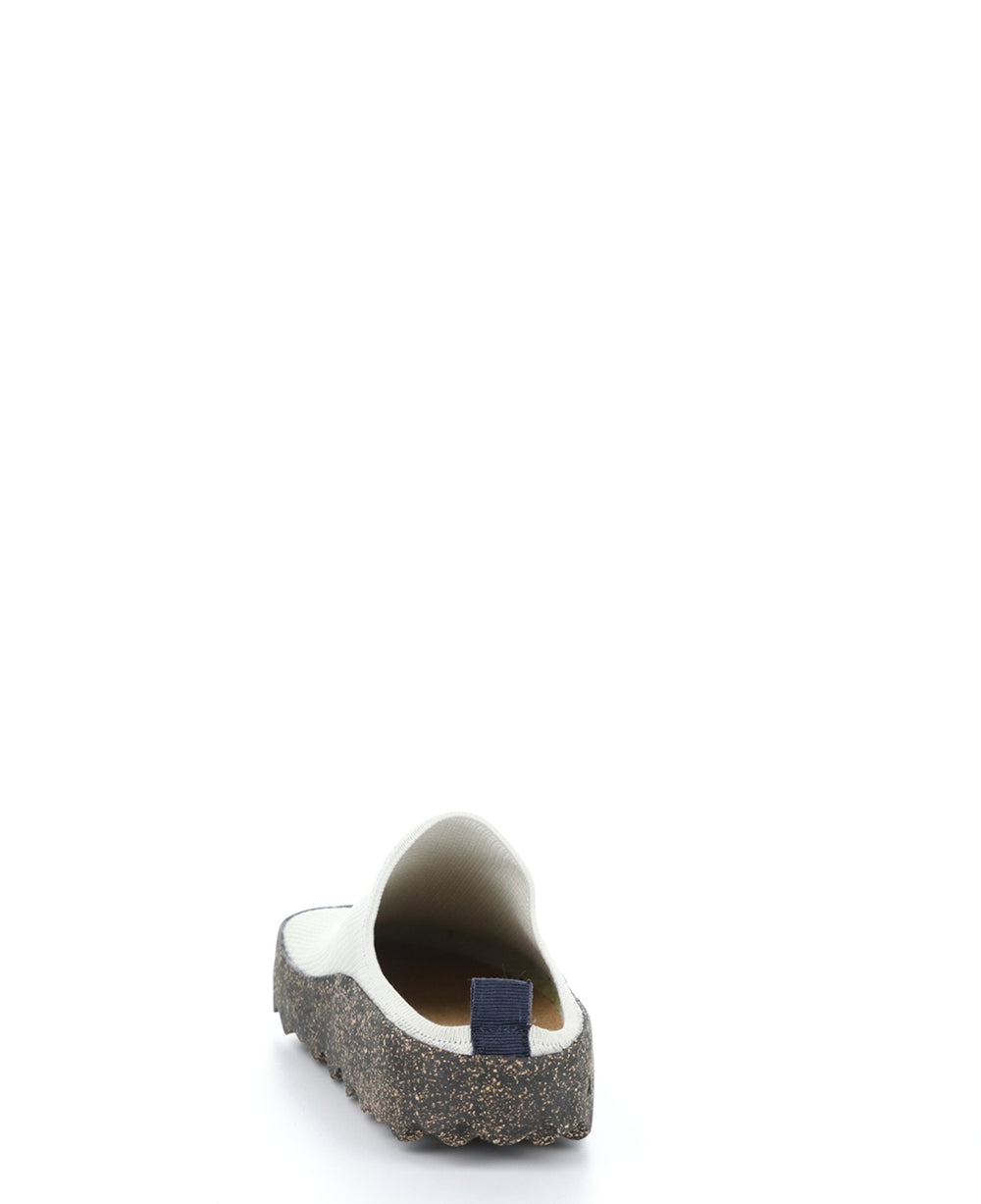 CLOG105ASPM WARM GREY/BLACK Slip-on Shoes|CLOG105ASPM Chaussures à Bout Rond in Gris