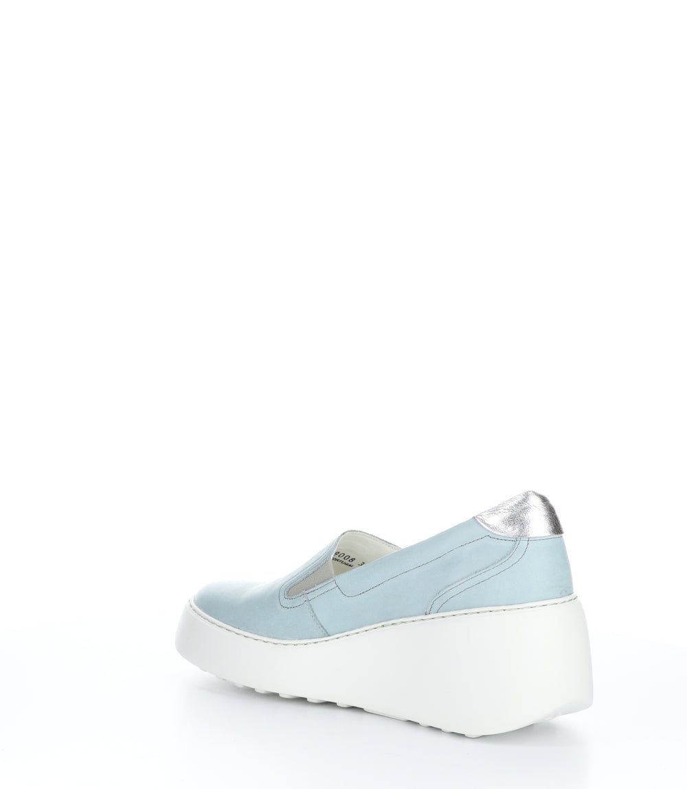DECA459FLY LIGHT BLUE Slip-on Shoes|DECA459FLY Chaussures à Bout Rond in Bleu