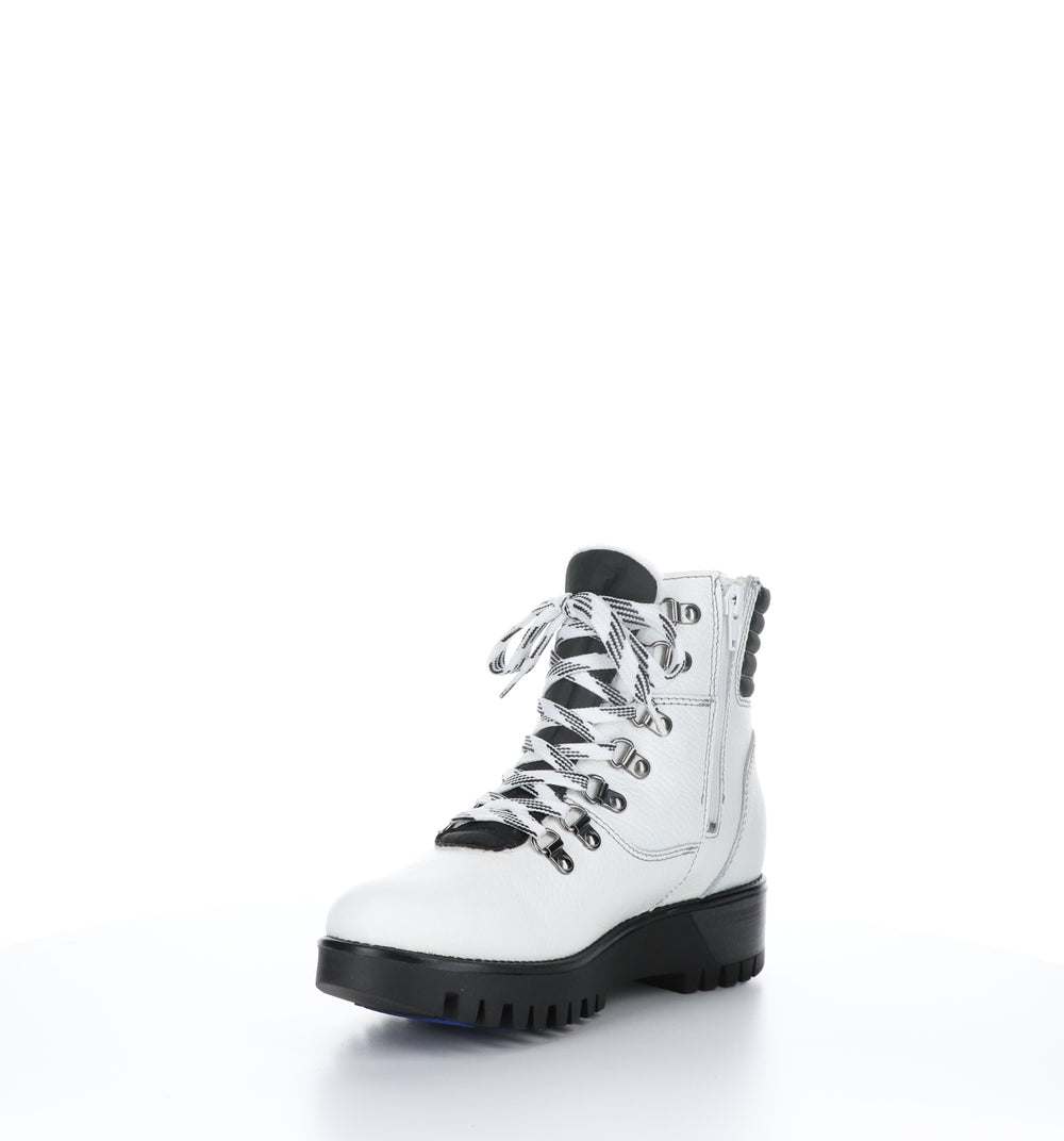 GATOR PRIMA White/Black Zip Up Ankle Boots|GATOR PRIMA Bottines avec Fermeture Zippée in Blanc