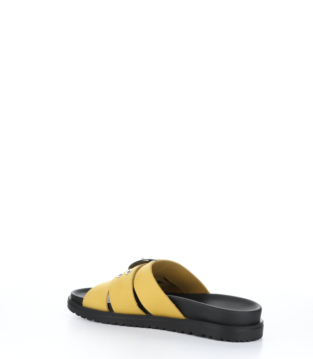 SALERNO Yellow Casual Slides|SALERNO Claquettes en Look Décontracté in Jaune