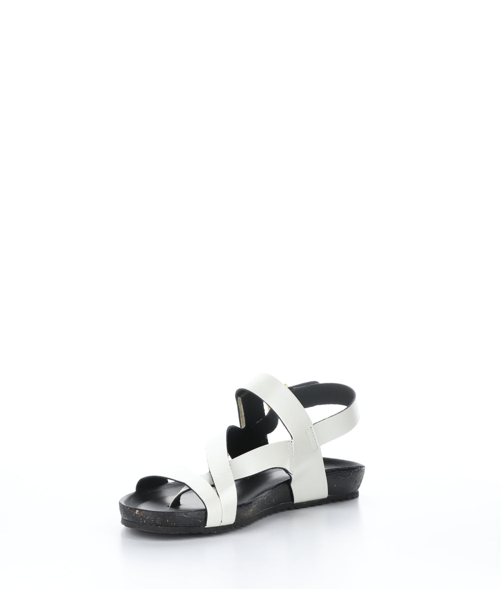 SARA OFF WHITE Strappy Sandals|SARA Sandales à Brides in Blanc