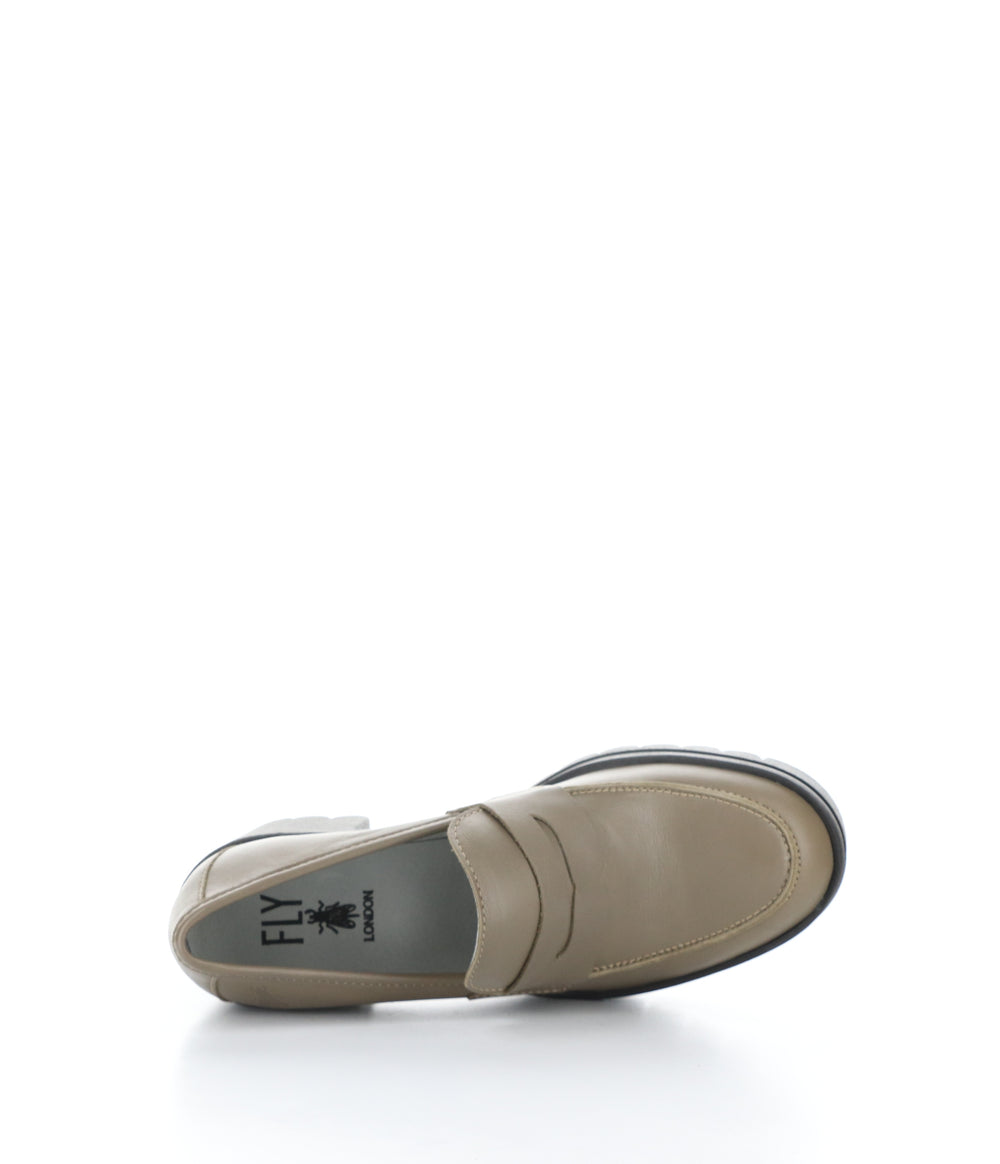 TOKY803FLY 005 TAUPE Slip-on Shoes