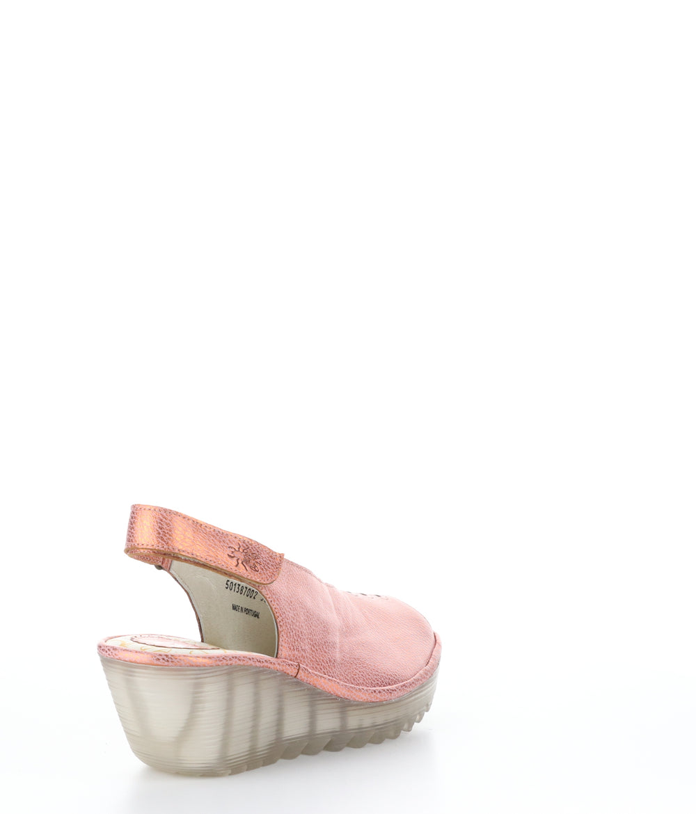 YEAY387FLY SALMON Round Toe Shoes|YEAY387FLY Chaussures à Bout Rond in Rose