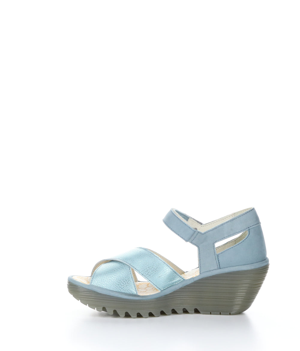 YENT365FLY AZURE/PALE BLUE Round Toe Shoes|YENT365FLY Chaussures à Bout Rond in Bleu
